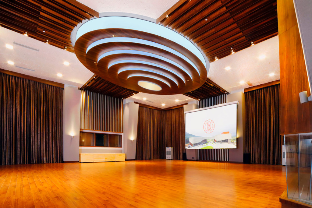 Zhejiang Conservatory of Music in Hangzhou, East China commissioned WSDG to create an important addition to this extraordinary institution, a 21st Century Music Production & Education Complex. Live Room Side And High View
