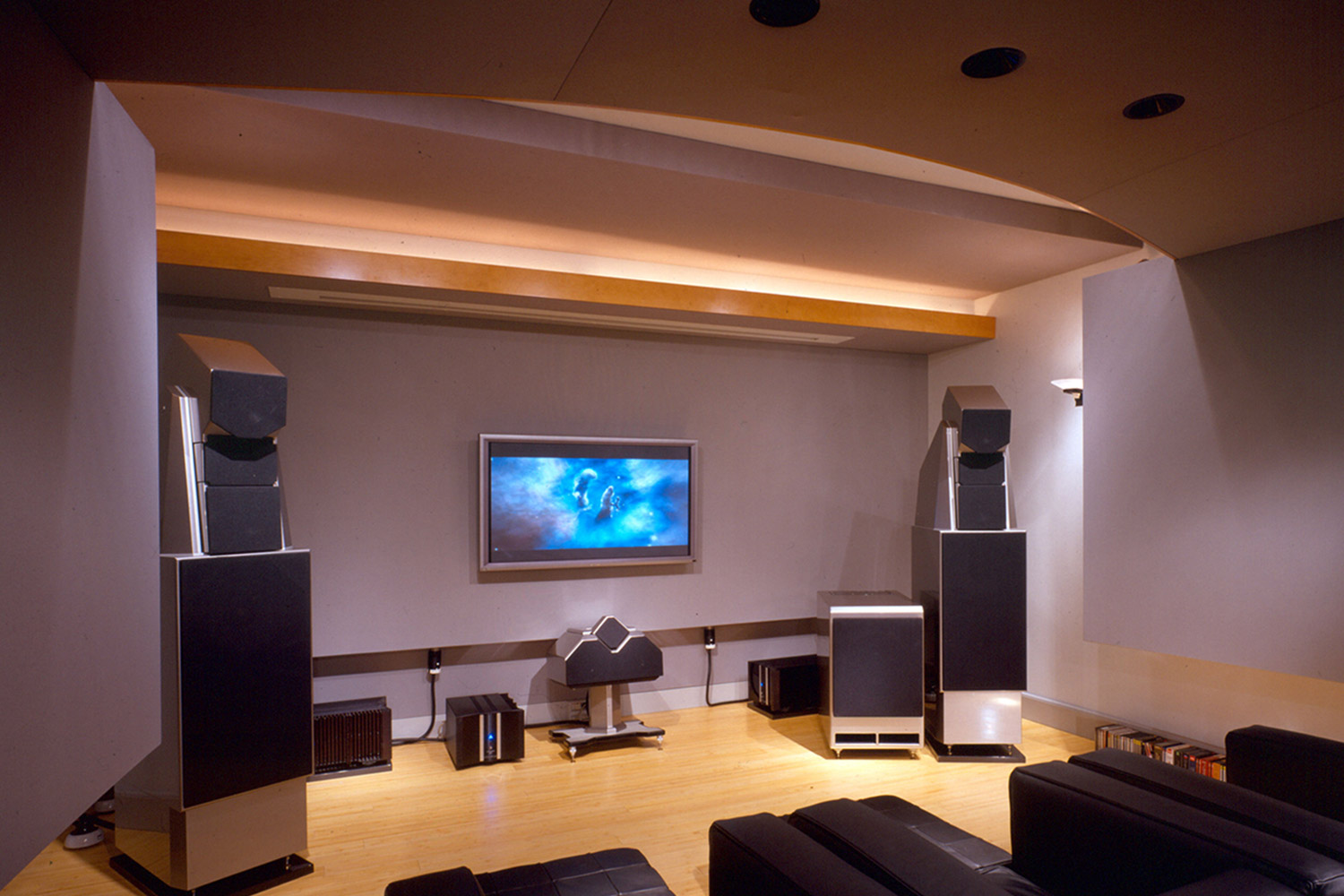 Home домашний. Домашний кинотеатр Home Theatre dk1030s. Инсталляция домашнего кинотеатра. Встраиваемая акустика для домашнего кинотеатра. Домашний кинотеатр будущего.