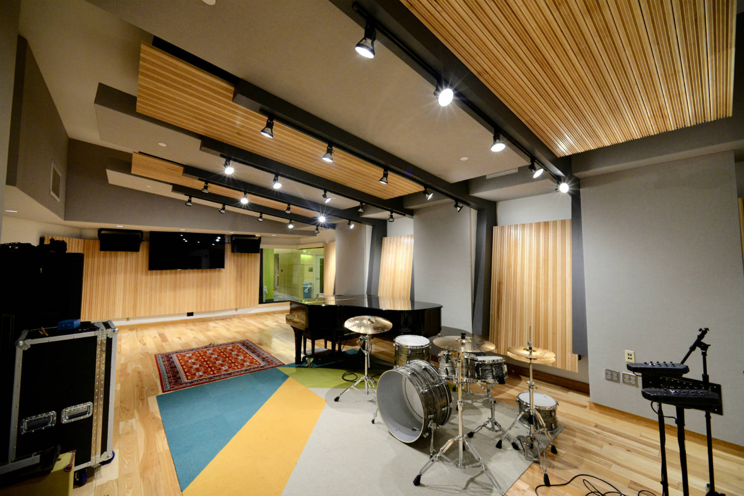 Drexel University in Philadelphia, PA is one of America's 15 largest universities. Their brand-new recording facilities, designed by the WSDG team, expands their music and recording program. Live Room