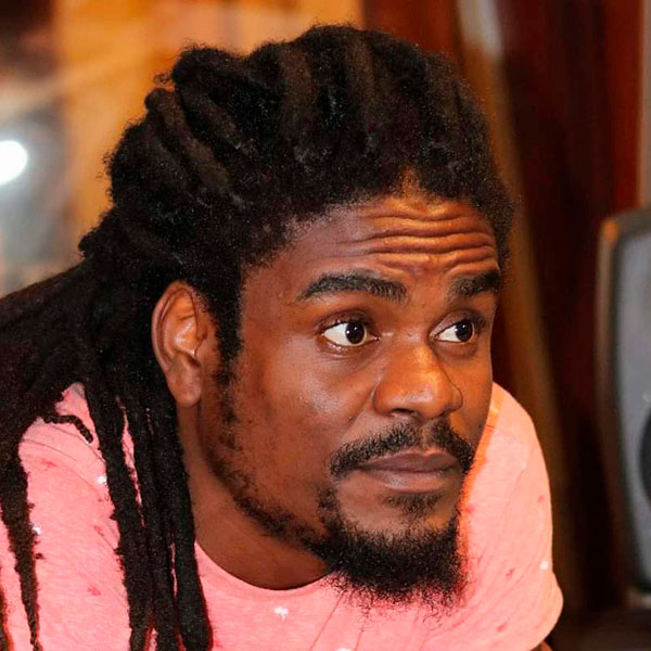 Louiguens Istrop, Intern