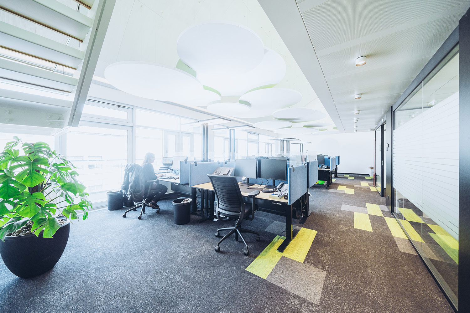 SWICA, one of Switzerland’s leading healthcare and insurance organizations, retained WSDG to create an efficient and acoustically pleasant open space environment. Open office.