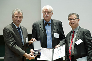 Prof. Dr. Wolfgang Ahnert receives the DEGA's Helmholtz Medal for a lifetime achievement In the field of acoustics.